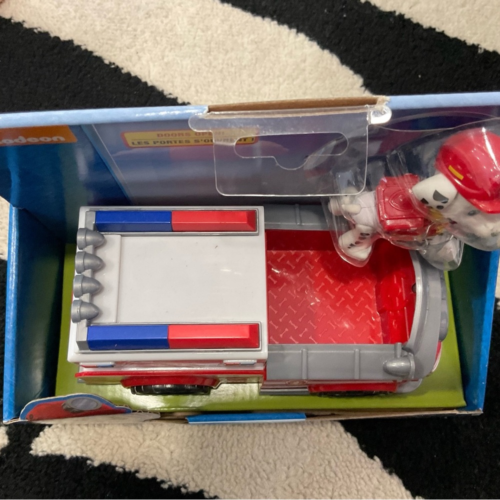 PAW Patrol Marshall Fire Truck Playset - Red and White - Picture 3 of 4